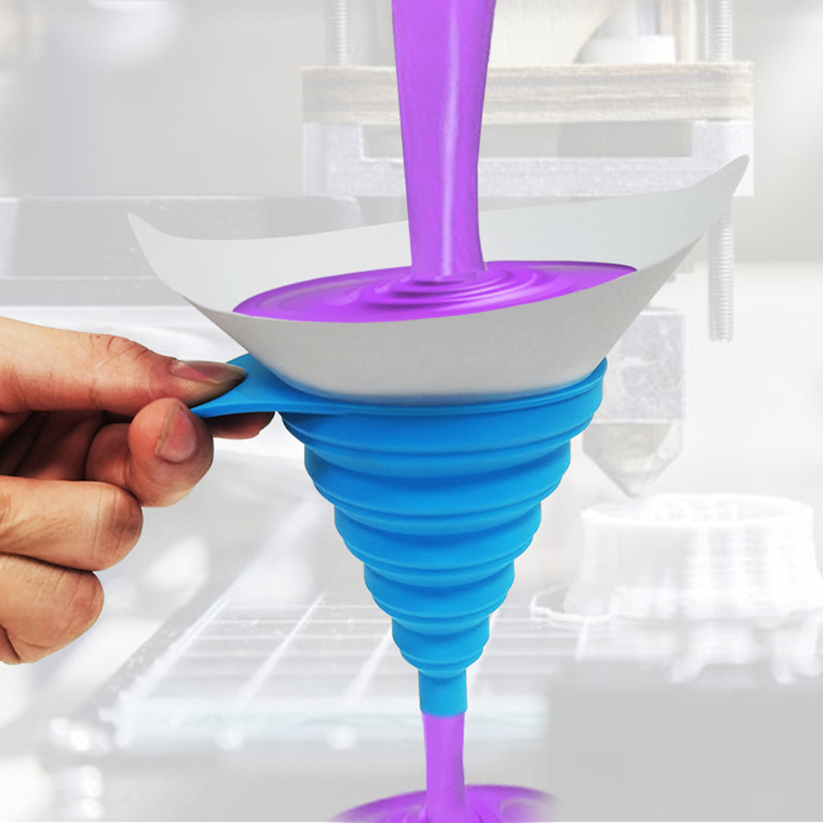 100 Paper Funnels with Silicone Funnel for Liquid Transfer
