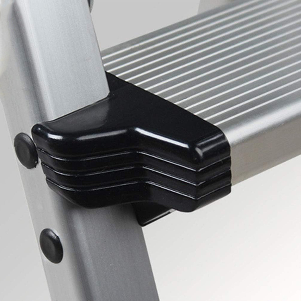 Double-Sided Aluminium Folding Ladder 4 or 6 Layer