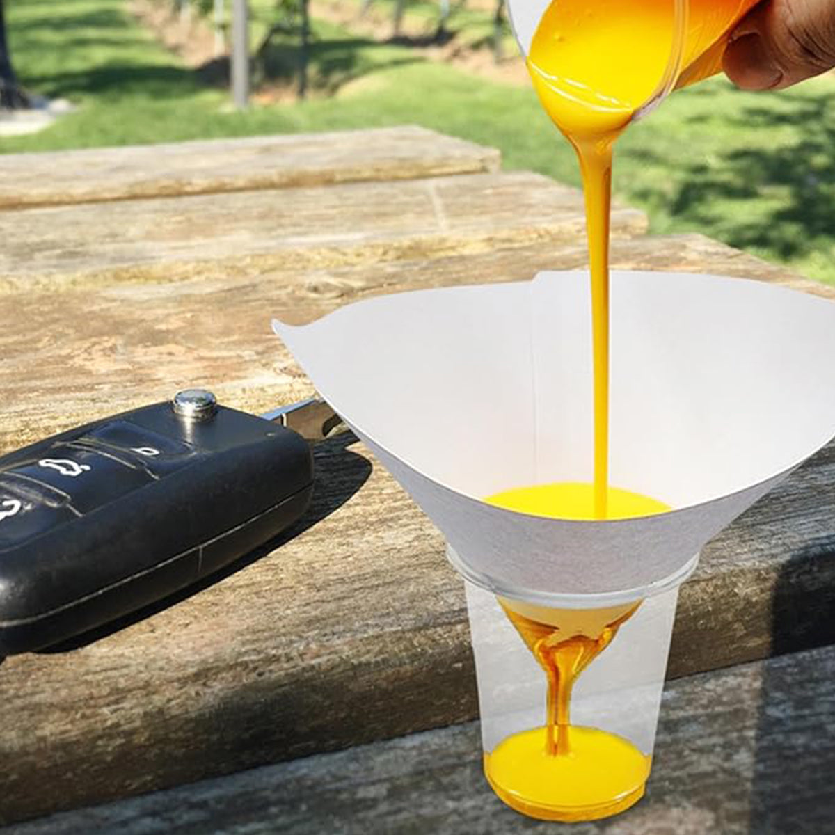 100 Paper Funnels with Silicone Funnel for Liquid Transfer