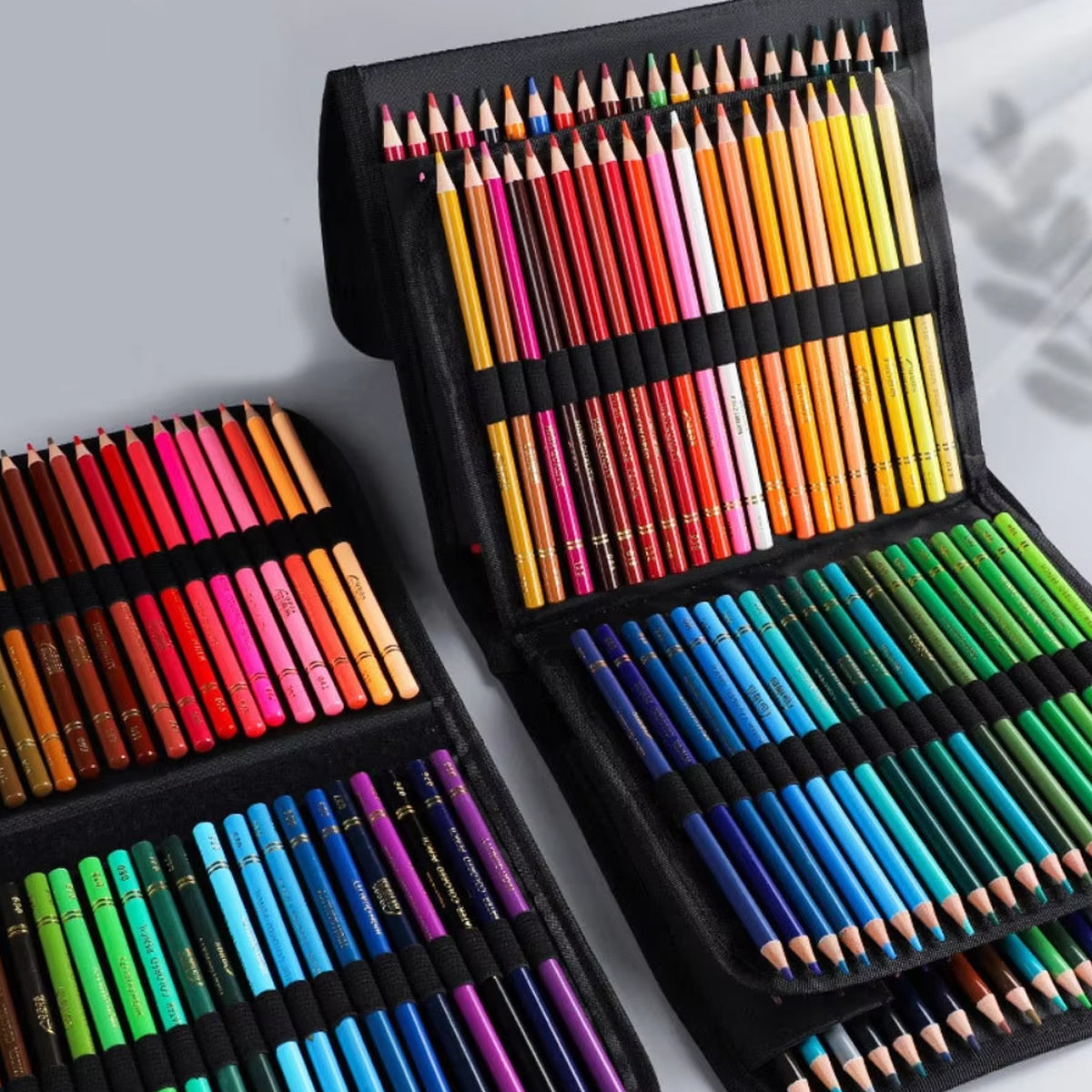 48 or 200 Colours Oil-Based Coloured Pencils with Wooden Barrels