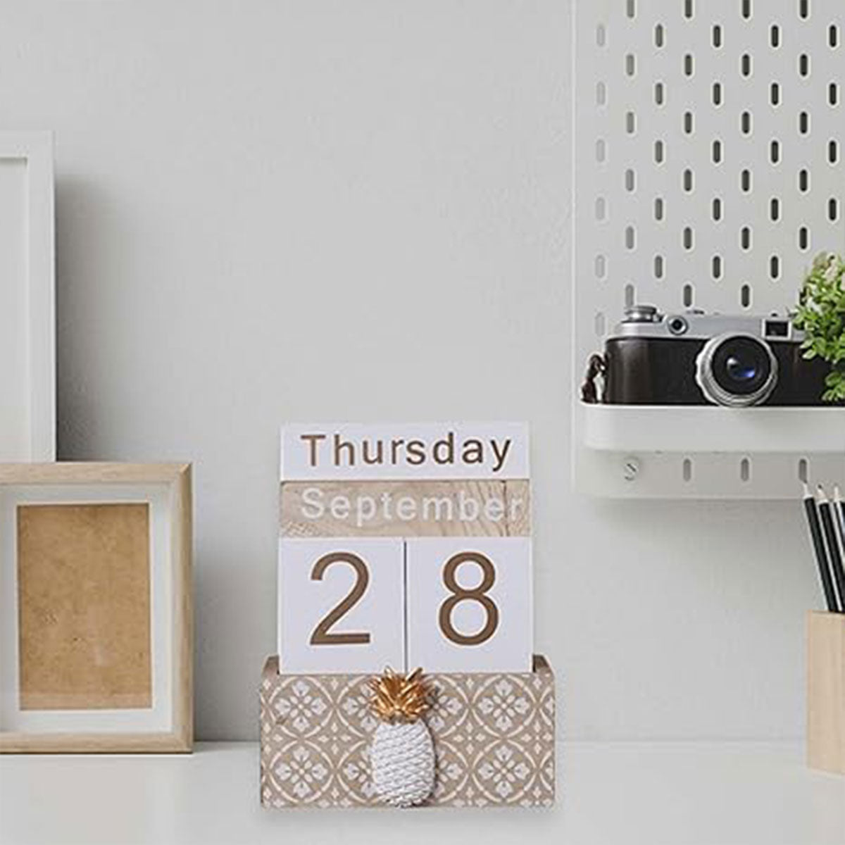 Wooden Perpetual Desk Calendar Retro Block Desktop Decor