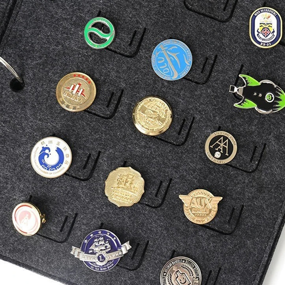 Felt Storage Book Loose-Leaf Folder for Badge Brooches