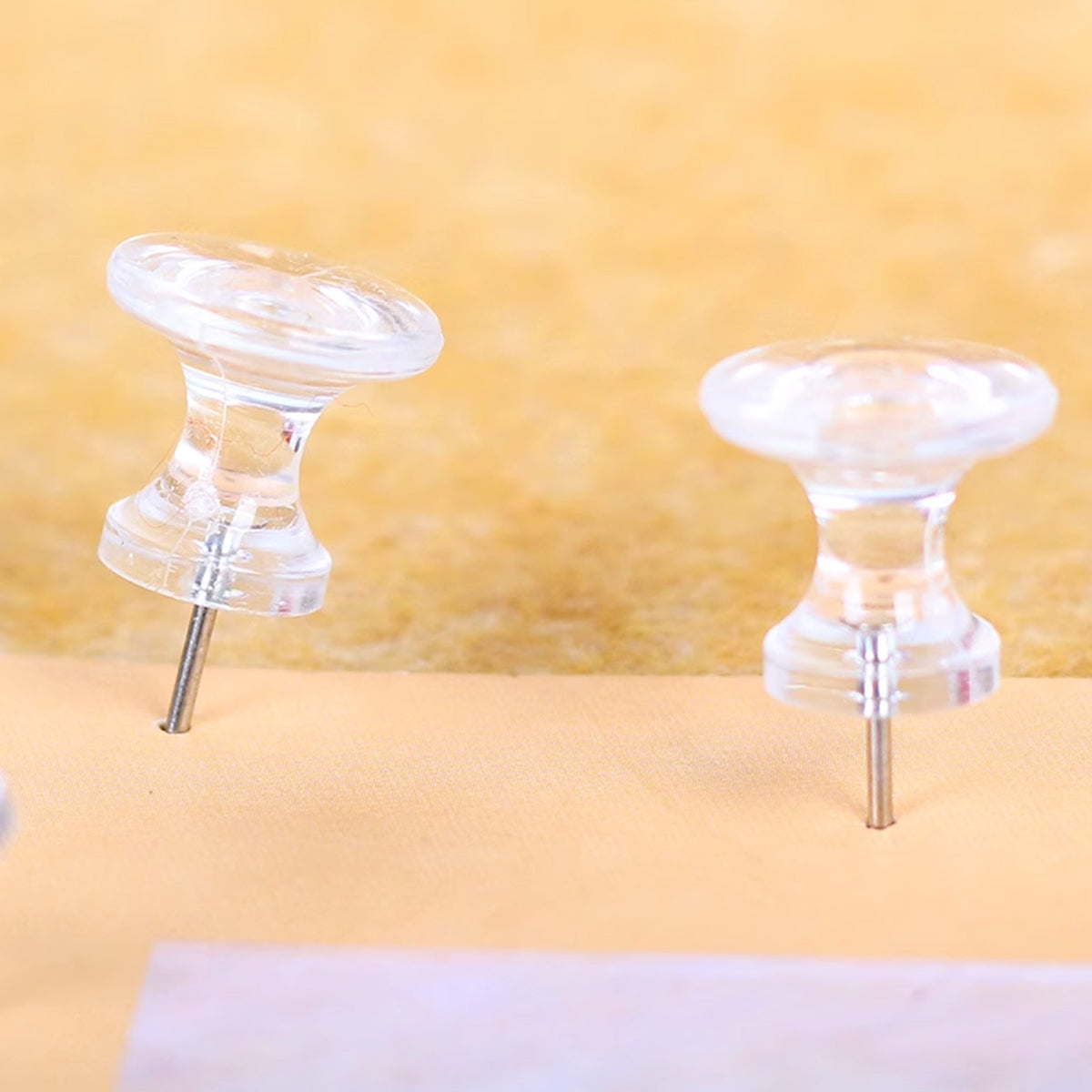 200 Pcs Office Bulletin Board Push Pins Set with Clips Pegs Hooks