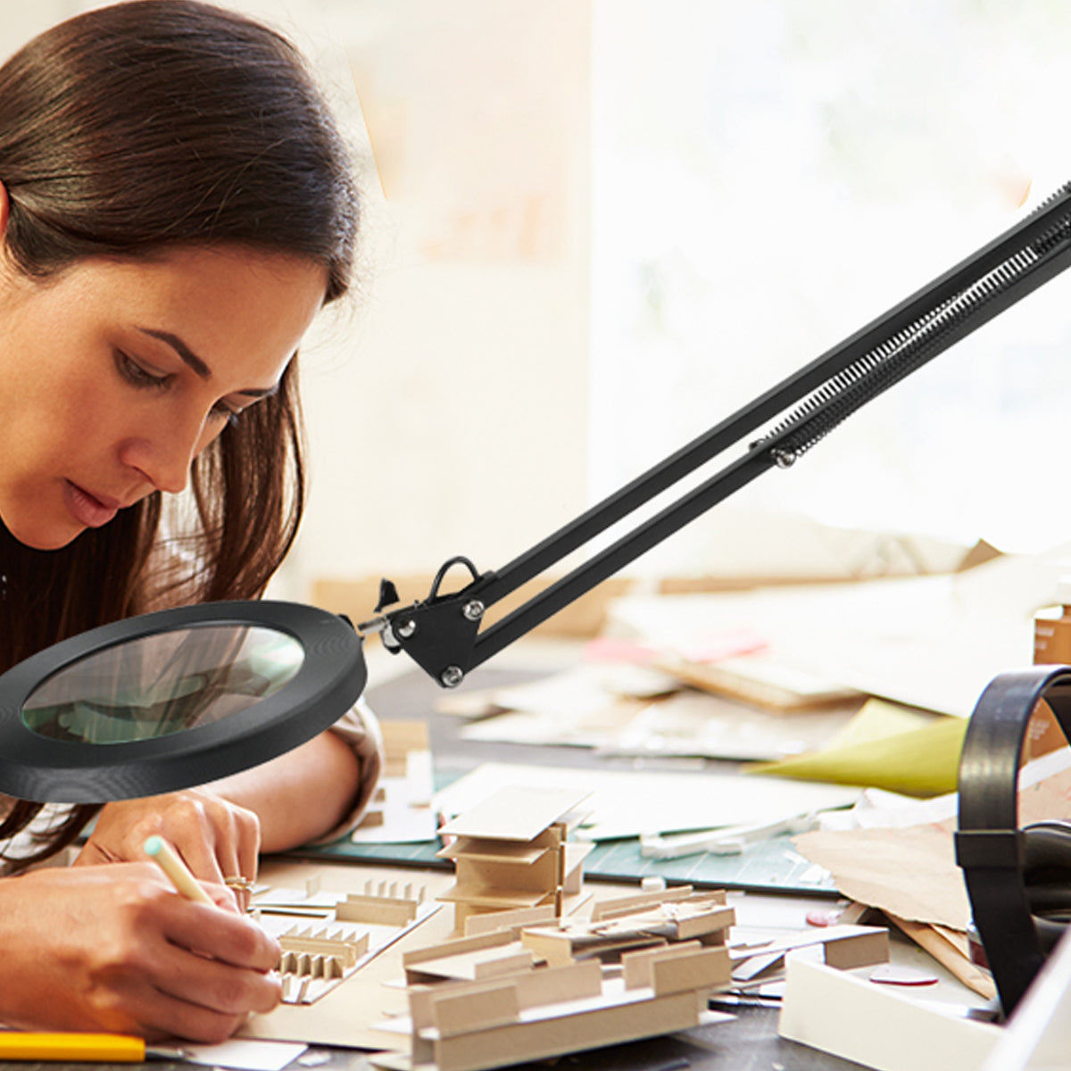 LED Magnifying Desk Lamp with Foldable Long Arm