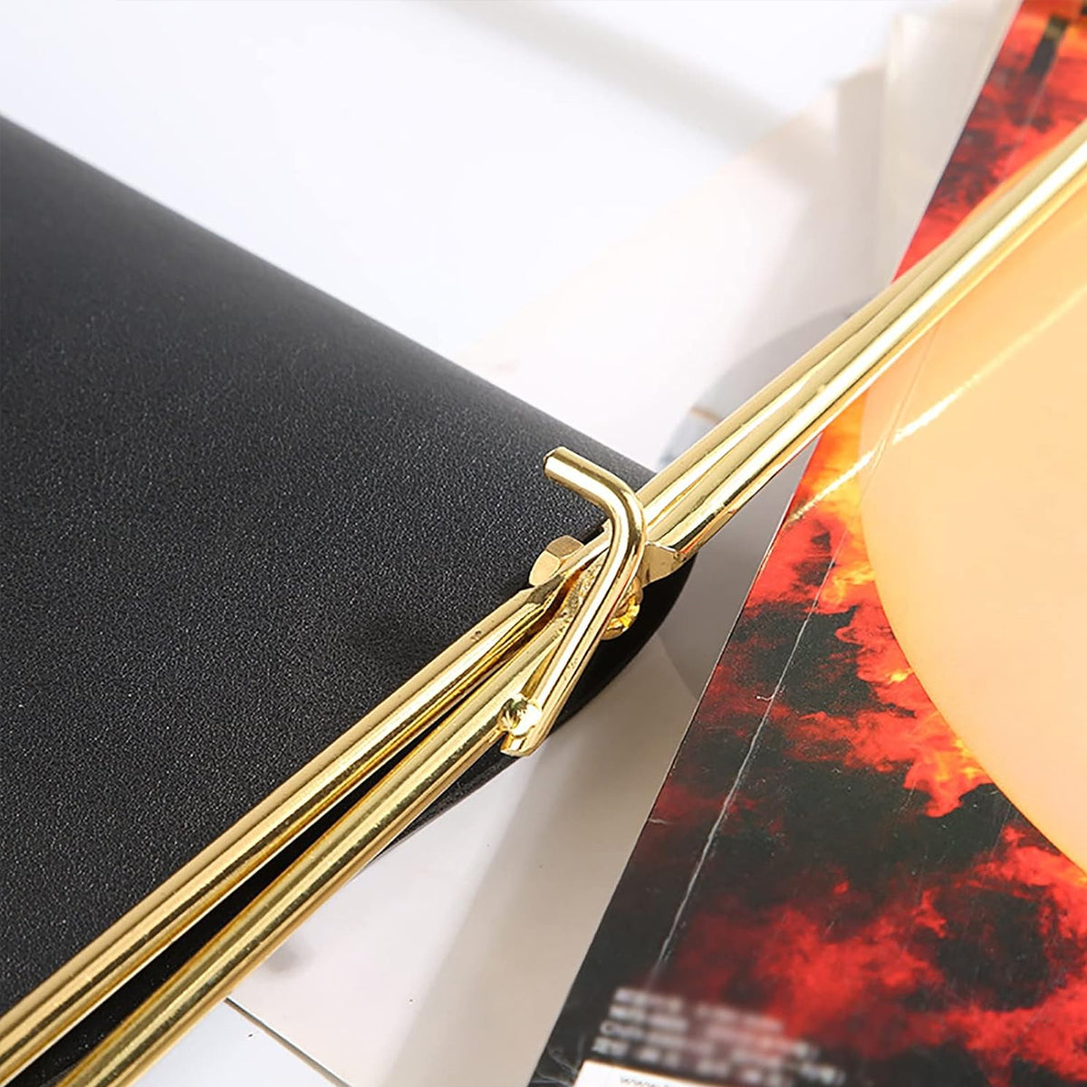Minimalist Foldable Magazine Rack with Metal Frame