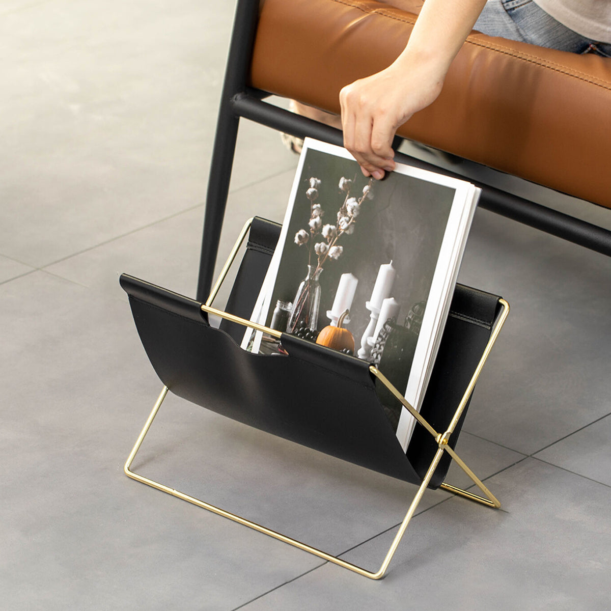 Minimalist Foldable Magazine Rack with Metal Frame