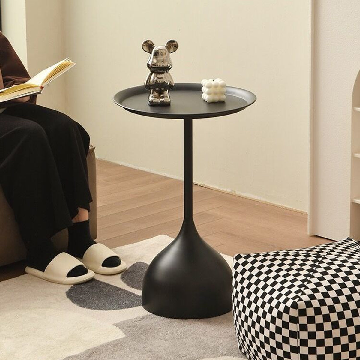 Minimalist Iron Round End Table with Pedestal Base